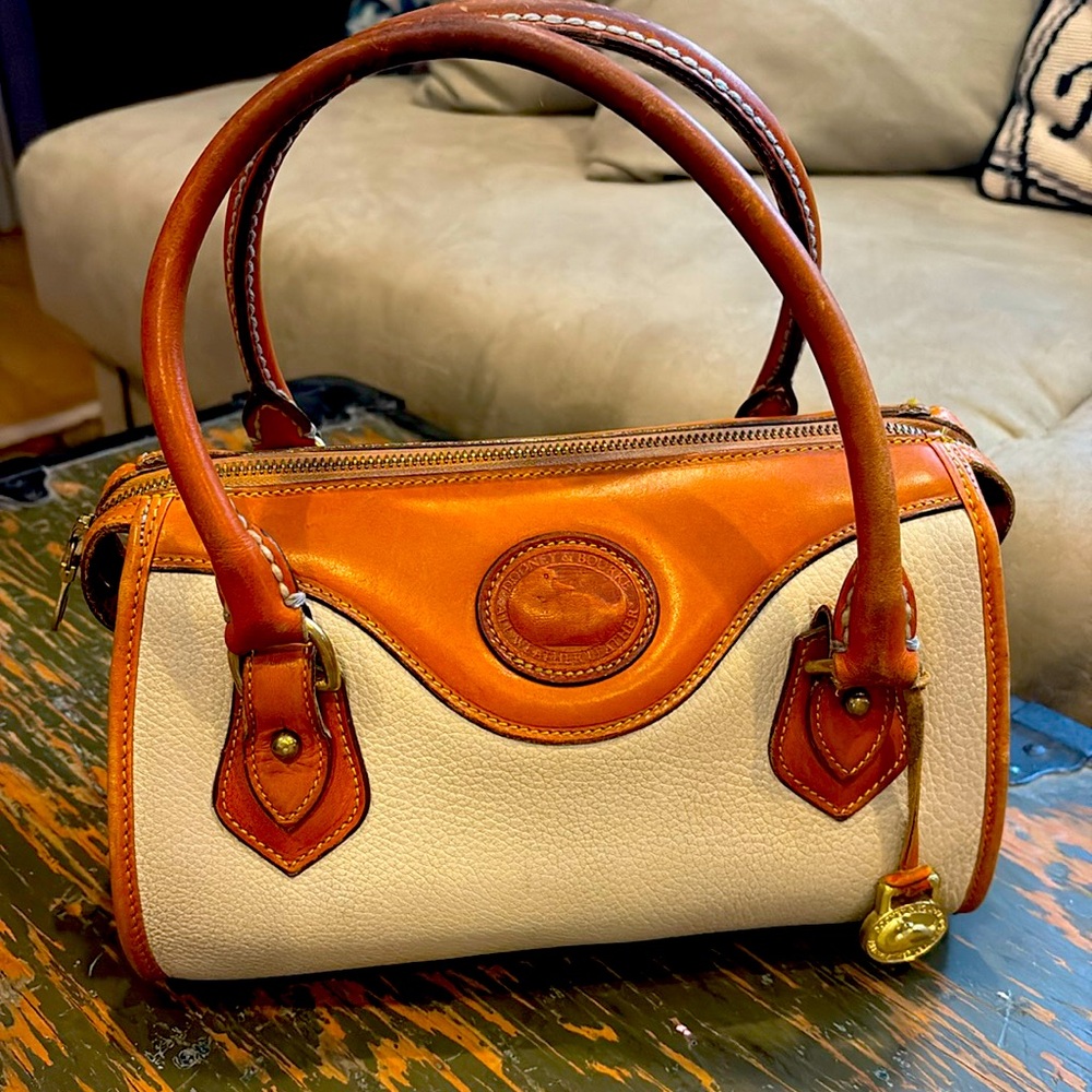 Vintage Dooney & Bourke shoulder bag
